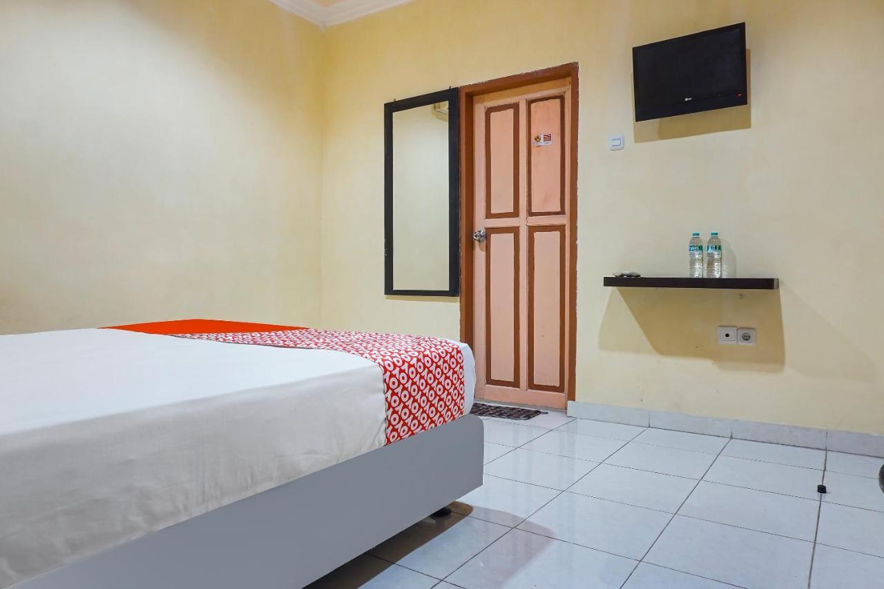 Oyo 90923 Makassar Cottage Balangberu Bagian luar foto
