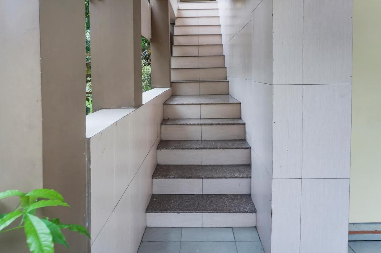 Oyo 90923 Makassar Cottage Balangberu Bagian luar foto