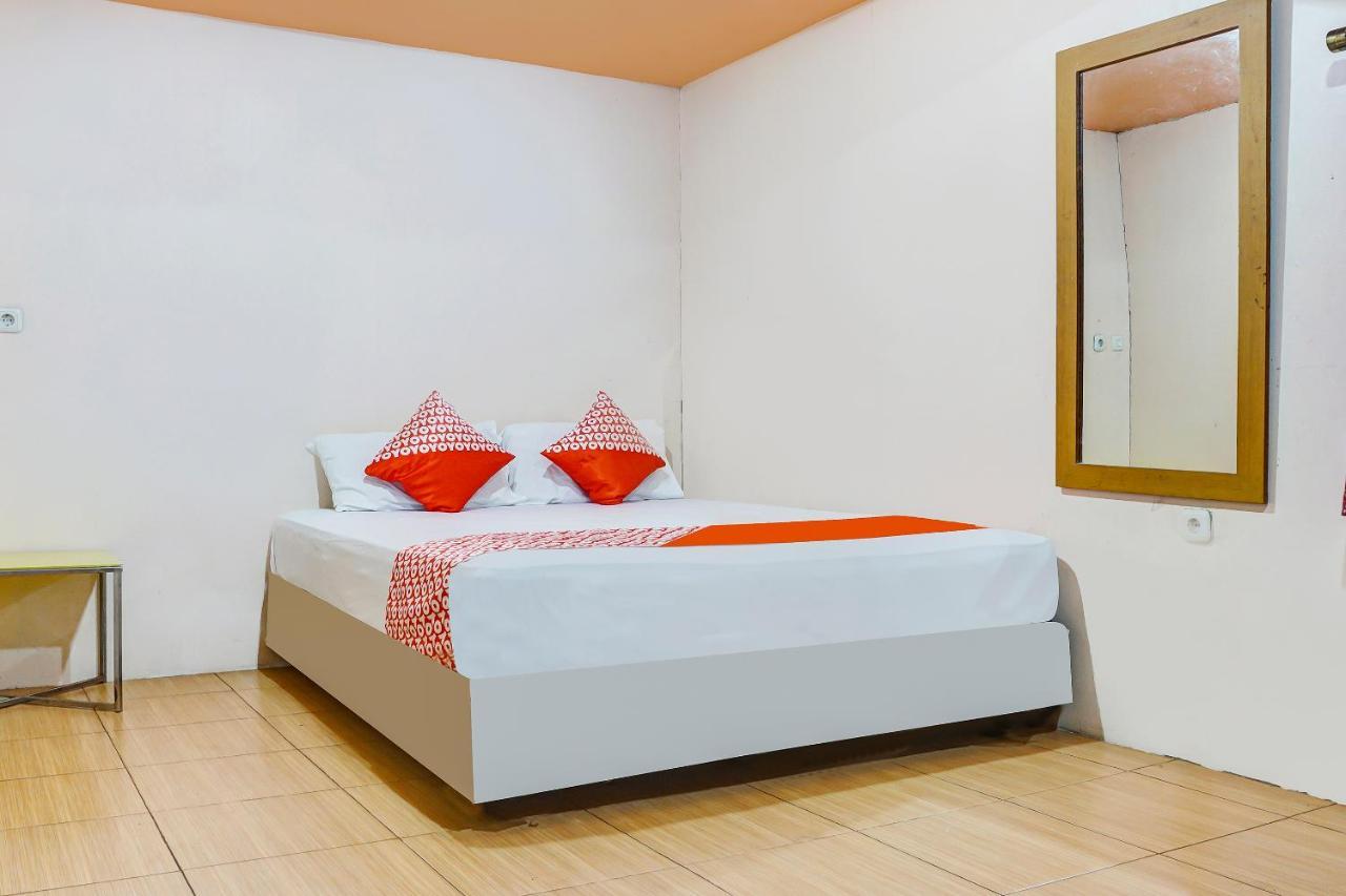 Oyo 90923 Makassar Cottage Balangberu Bagian luar foto