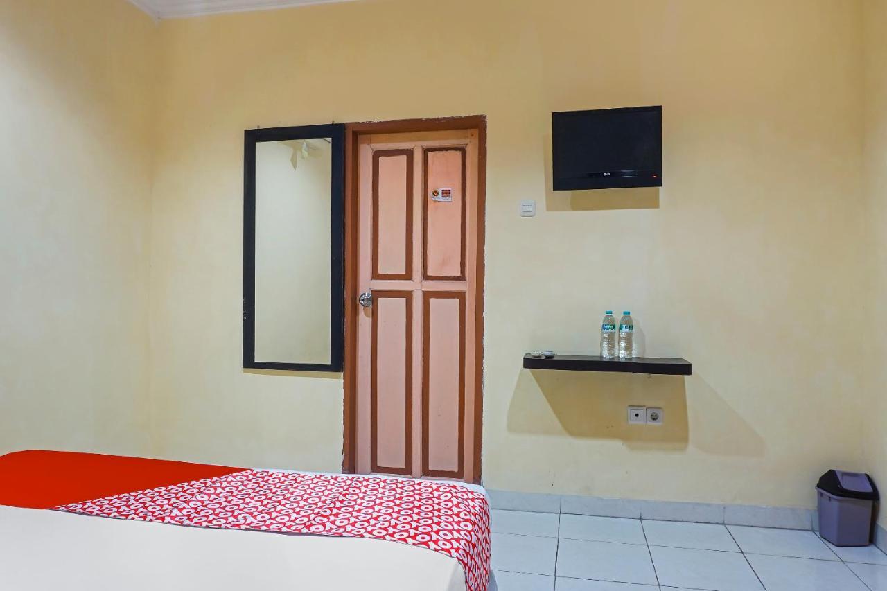 Oyo 90923 Makassar Cottage Balangberu Bagian luar foto