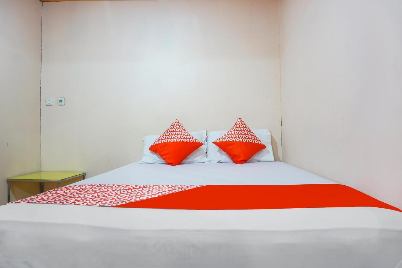 Oyo 90923 Makassar Cottage Balangberu Bagian luar foto