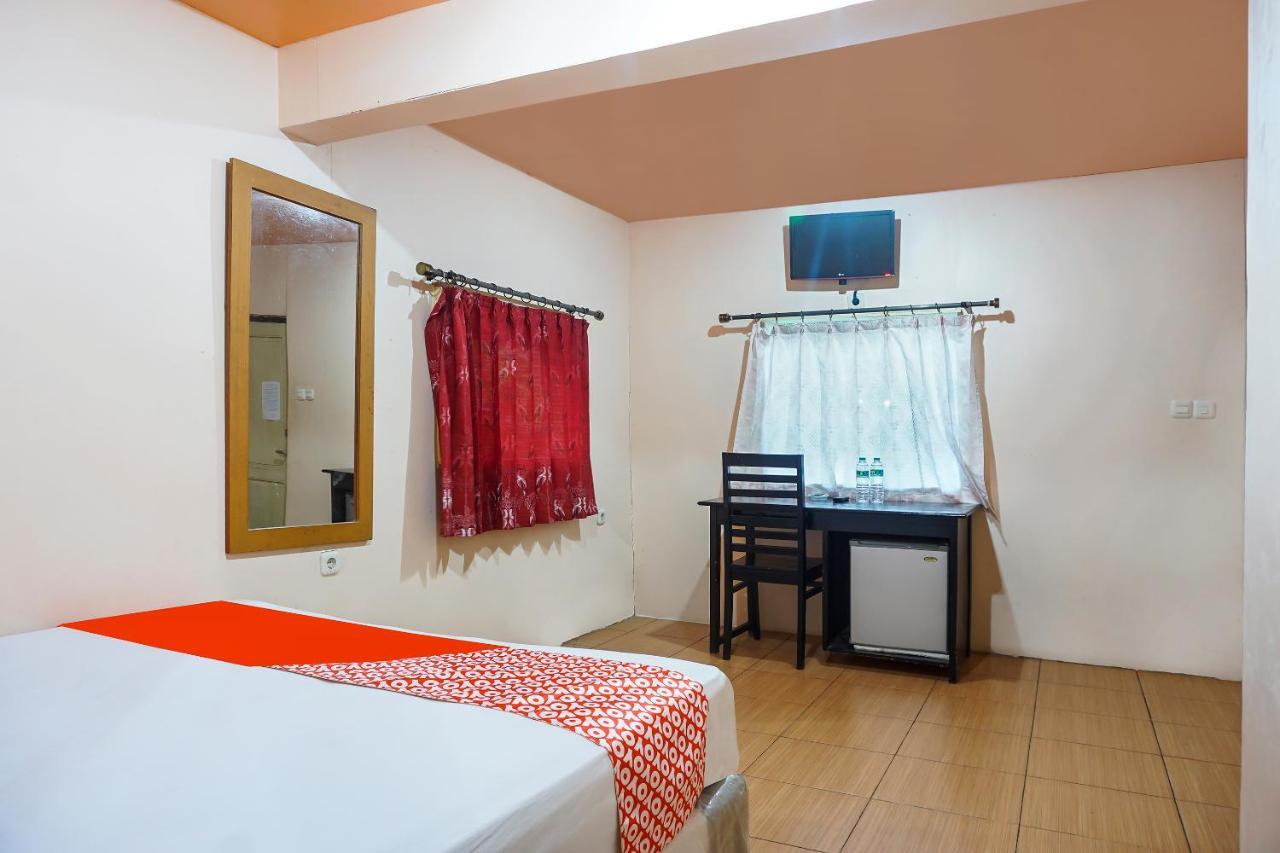 Oyo 90923 Makassar Cottage Balangberu Bagian luar foto