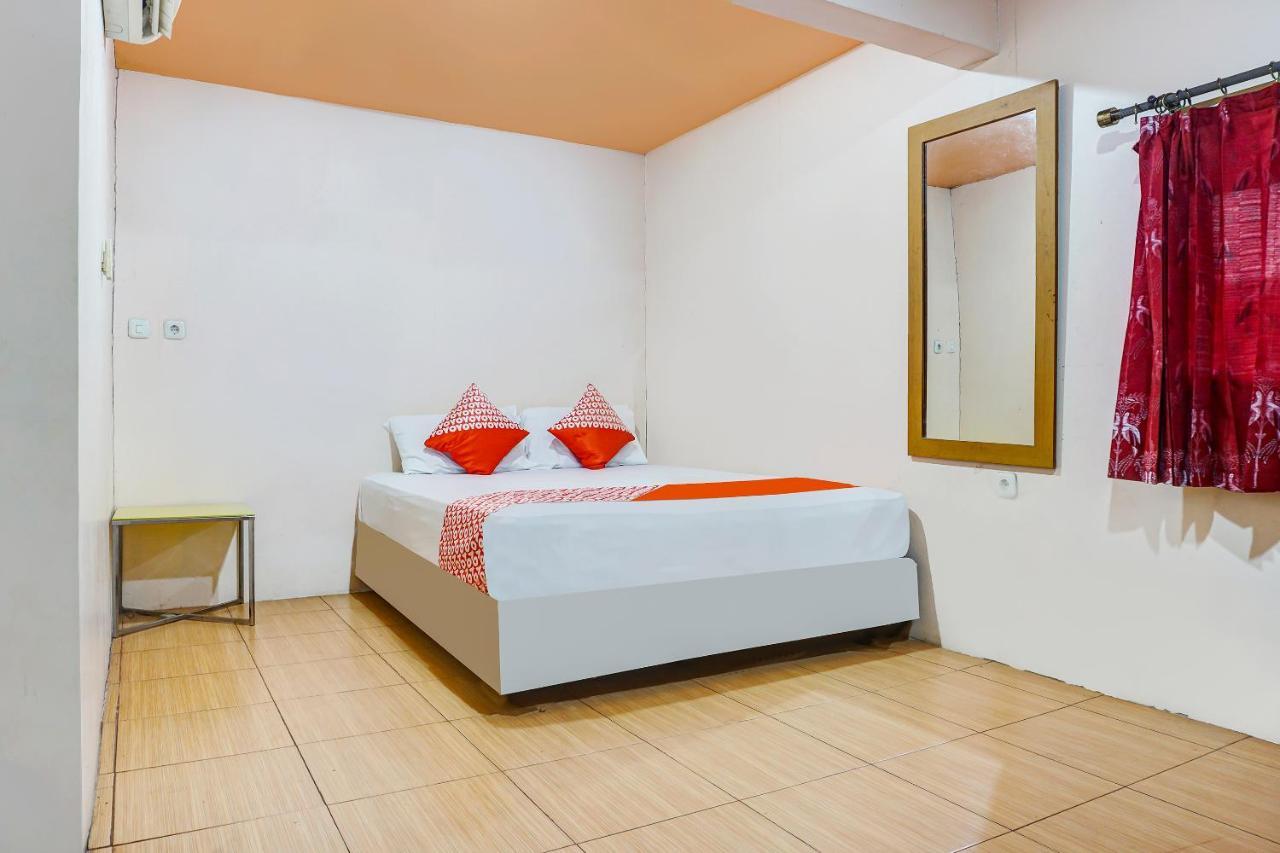 Oyo 90923 Makassar Cottage Balangberu Bagian luar foto
